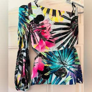 Bebe bebe One Shoulder Bright Floral Top Women’s size 0  New NWT